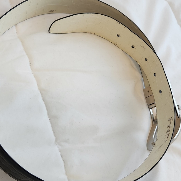 Guess Belt Size Small - Picture 7 of 10